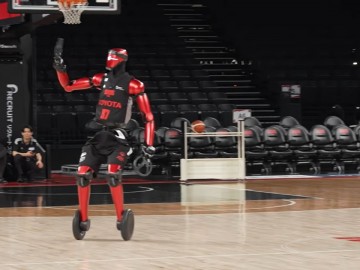 Humanoidalny robot Toyoty inspirowany sportowcem